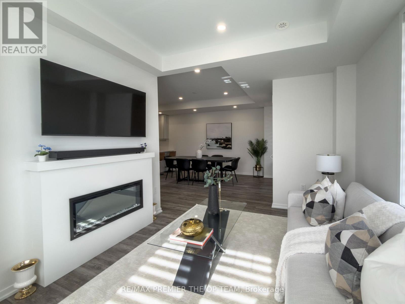22 Pierre Berton Boulevard, Vaughan, Ontario  L4H 4V2 - Photo 6 - N13130420