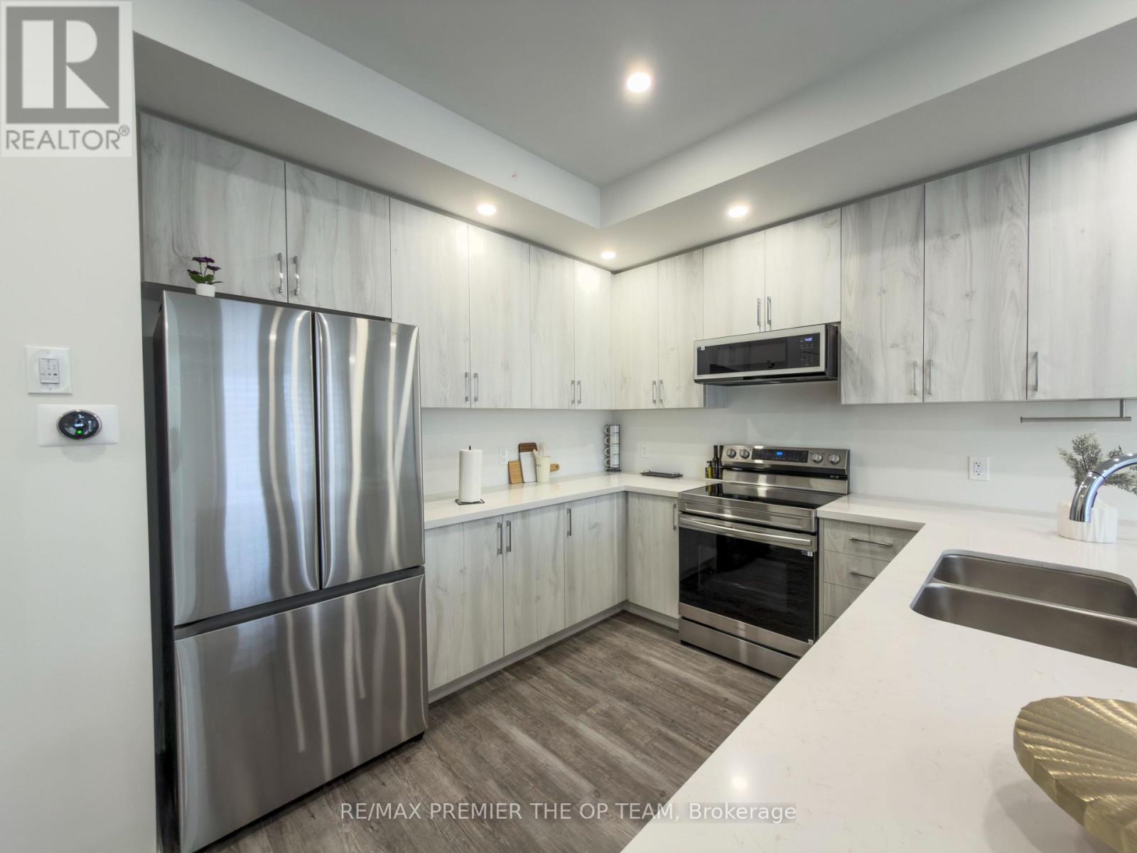 22 Pierre Berton Boulevard, Vaughan, Ontario  L4H 4V2 - Photo 7 - N13130420