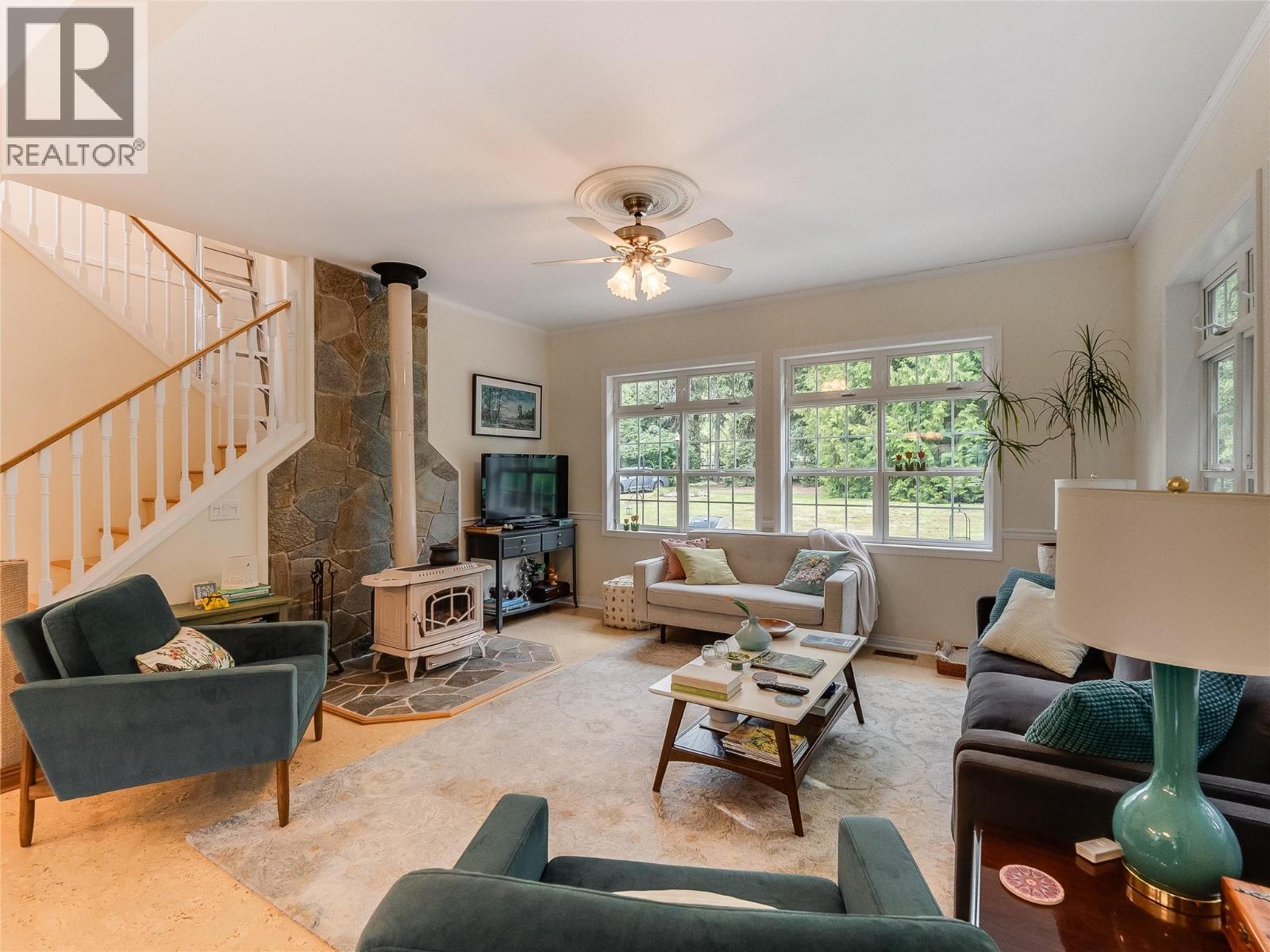 3275 Broadwater Road, Robson, British Columbia  V0G 1X0 - Photo 8 - 10386895