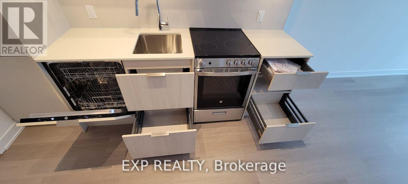 3210 - 448 Burnhamthorpe Road, Mississauga, Ontario  L5B 0R4 - Photo 8 - W13130404