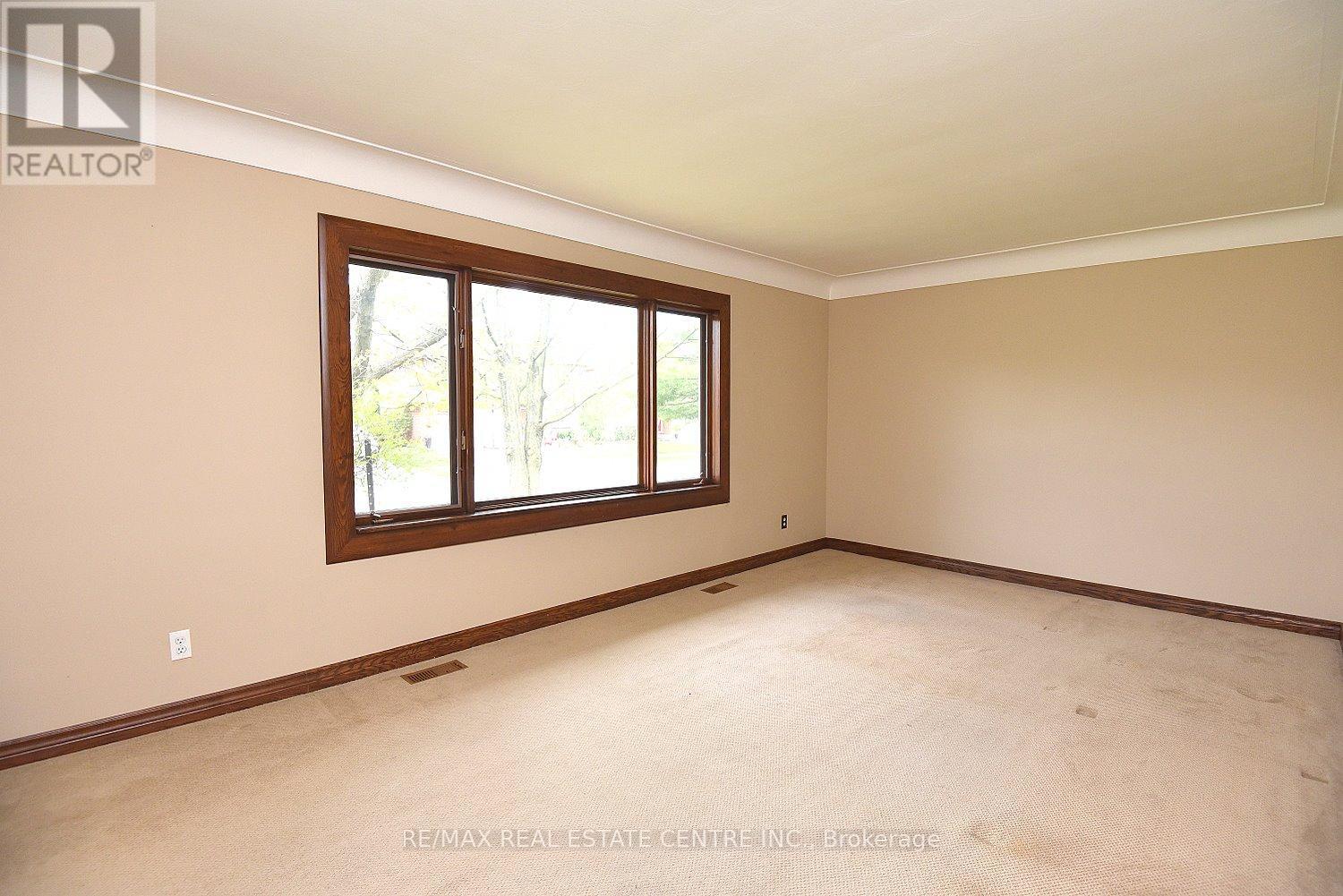 5409 Croydon Road, Burlington, Ontario  L7L 3J2 - Photo 12 - W13130436