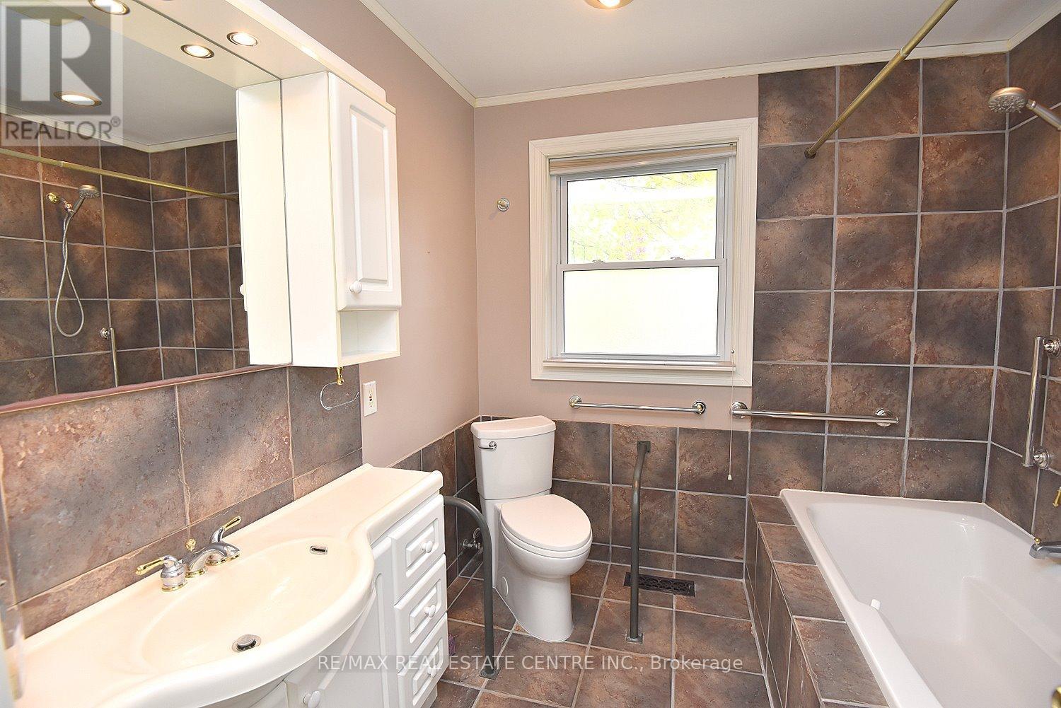 5409 Croydon Road, Burlington, Ontario  L7L 3J2 - Photo 20 - W13130436