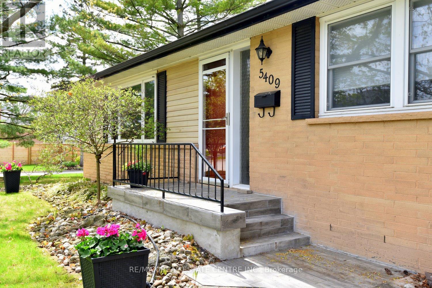5409 Croydon Road, Burlington, Ontario  L7L 3J2 - Photo 4 - W13130436