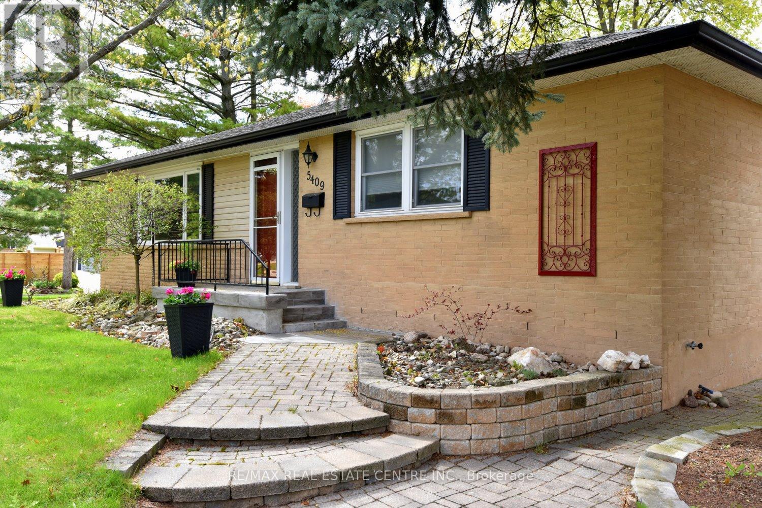 5409 Croydon Road, Burlington, Ontario  L7L 3J2 - Photo 5 - W13130436