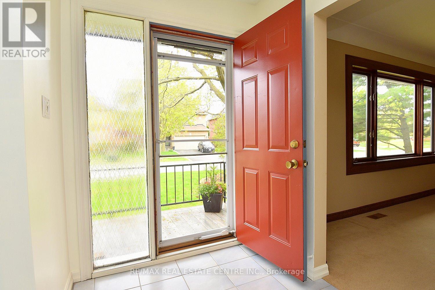 5409 Croydon Road, Burlington, Ontario  L7L 3J2 - Photo 6 - W13130436