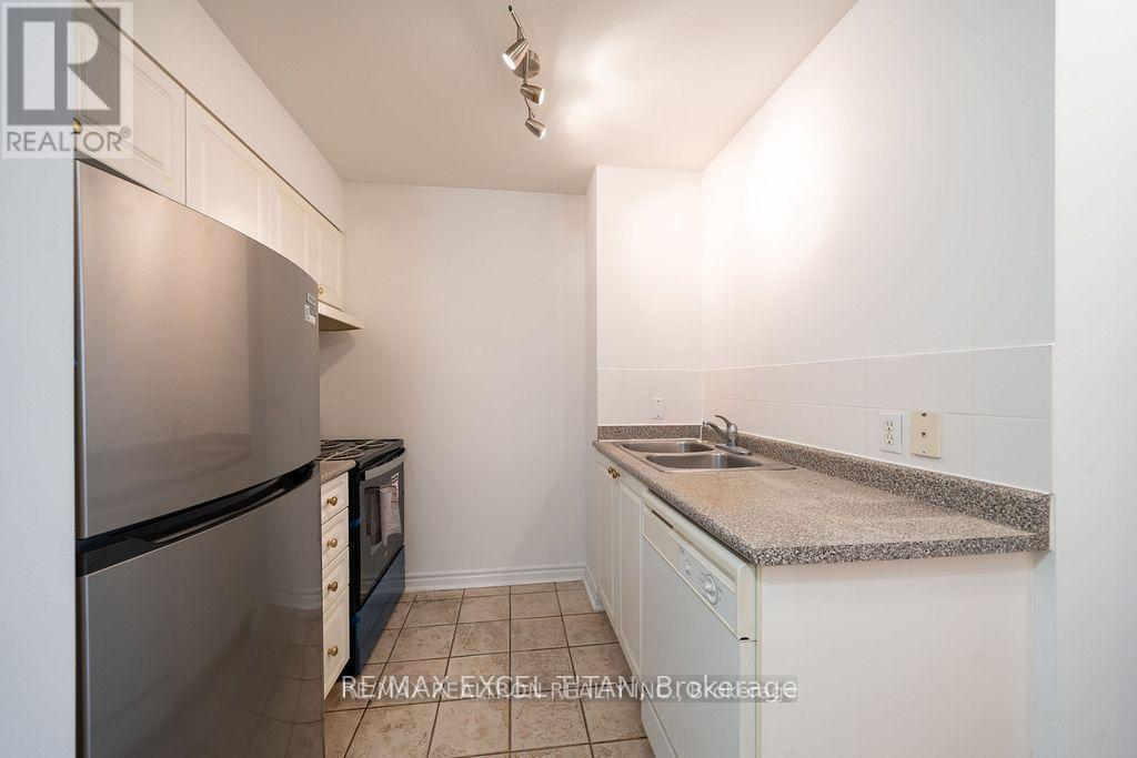 112 - 1407 Dupont Street, Toronto, Ontario  M6H 4J7 - Photo 3 - W13130448