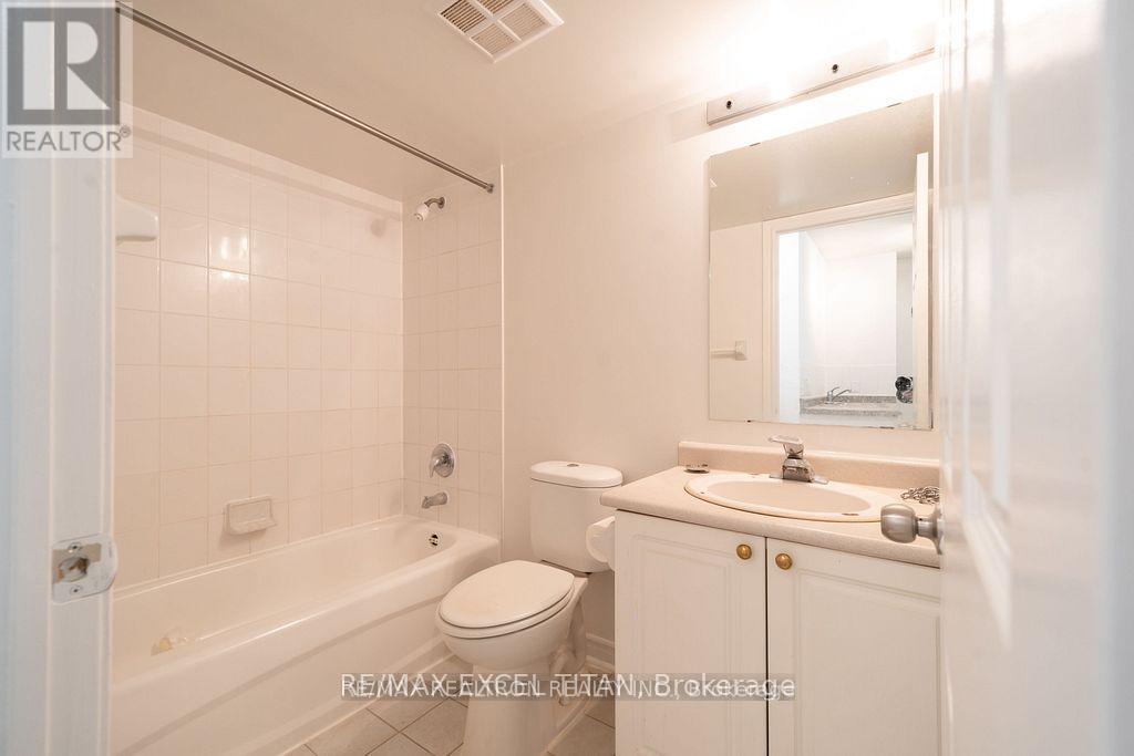112 - 1407 Dupont Street, Toronto, Ontario  M6H 4J7 - Photo 4 - W13130448