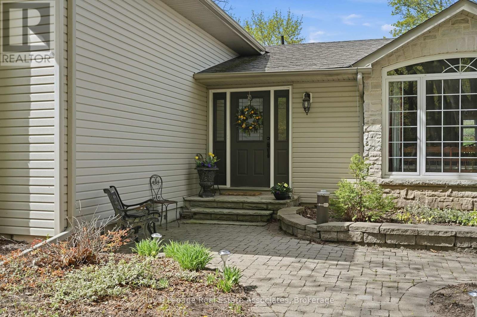 12136 6 Line, Halton Hills, Ontario  L0P 1H0 - Photo 3 - W13130478