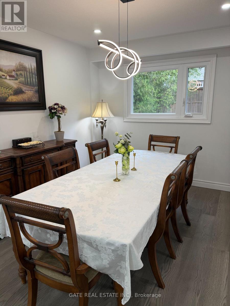 10 Thorny Brae Drive, Markham, Ontario  L3T 3G4 - Photo 9 - N13023082