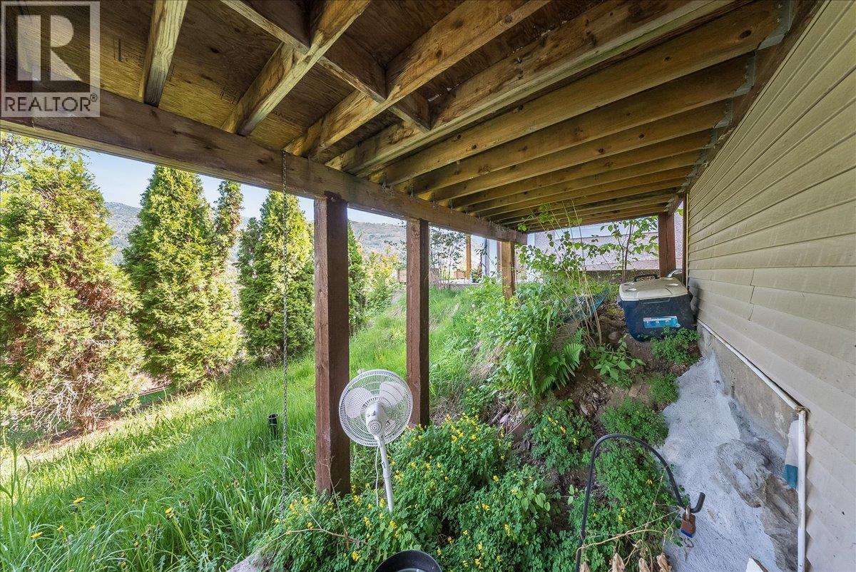 2139 Daniel Street, Trail, British Columbia  V1R 4H1 - Photo 17 - 10387478