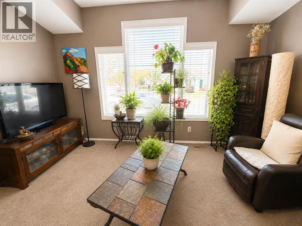 296 Cougar Way N, Lethbridge, Alberta  T1H 6R5 - Photo 3 - A2310451