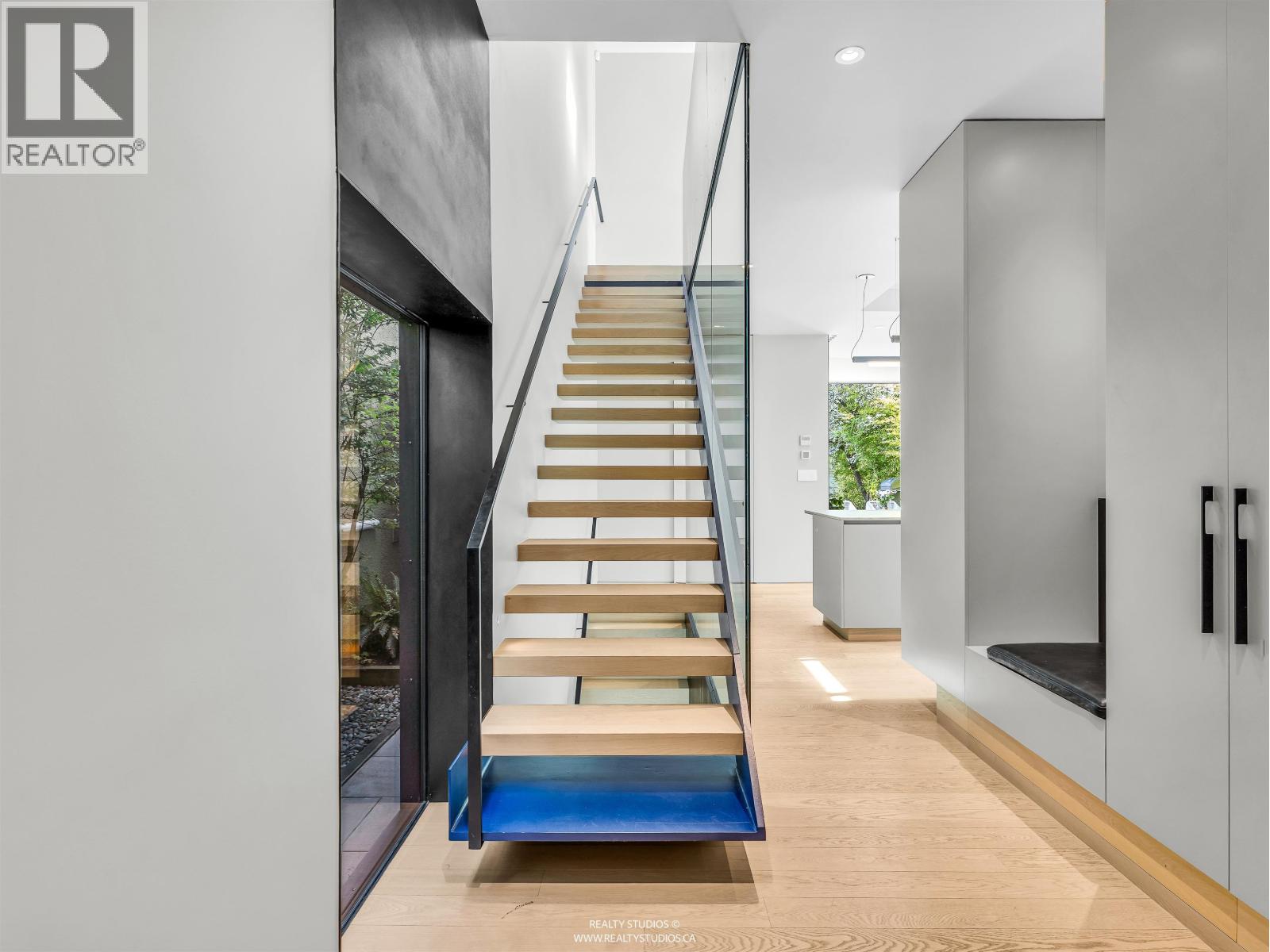 366 W 22nd Avenue, Vancouver, British Columbia  V5Y 2G4 - Photo 4 - R3123922