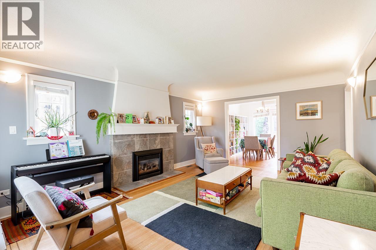 242 W 21st Avenue, Vancouver, British Columbia  V5Y 2E5 - Photo 4 - R3123930