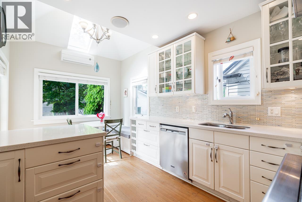 242 W 21st Avenue, Vancouver, British Columbia  V5Y 2E5 - Photo 6 - R3123930
