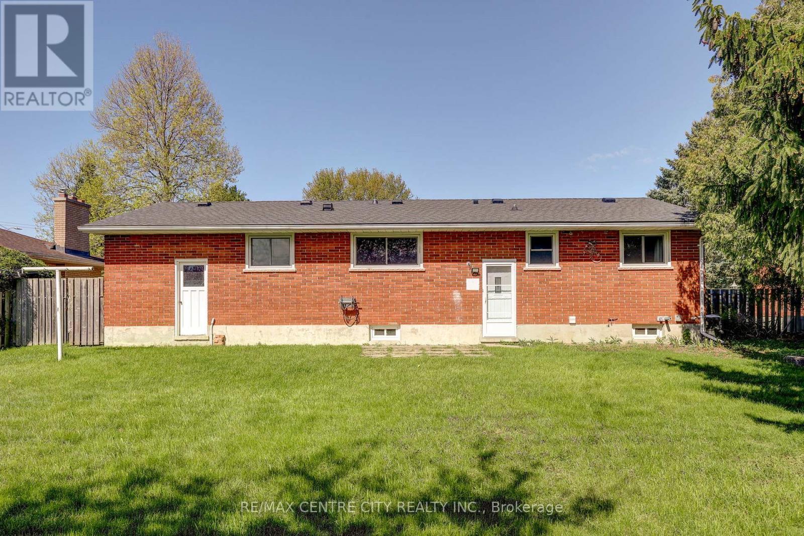 68 Bailey Avenue, Central Elgin, Ontario  N5R 5A1 - Photo 10 - X13130736