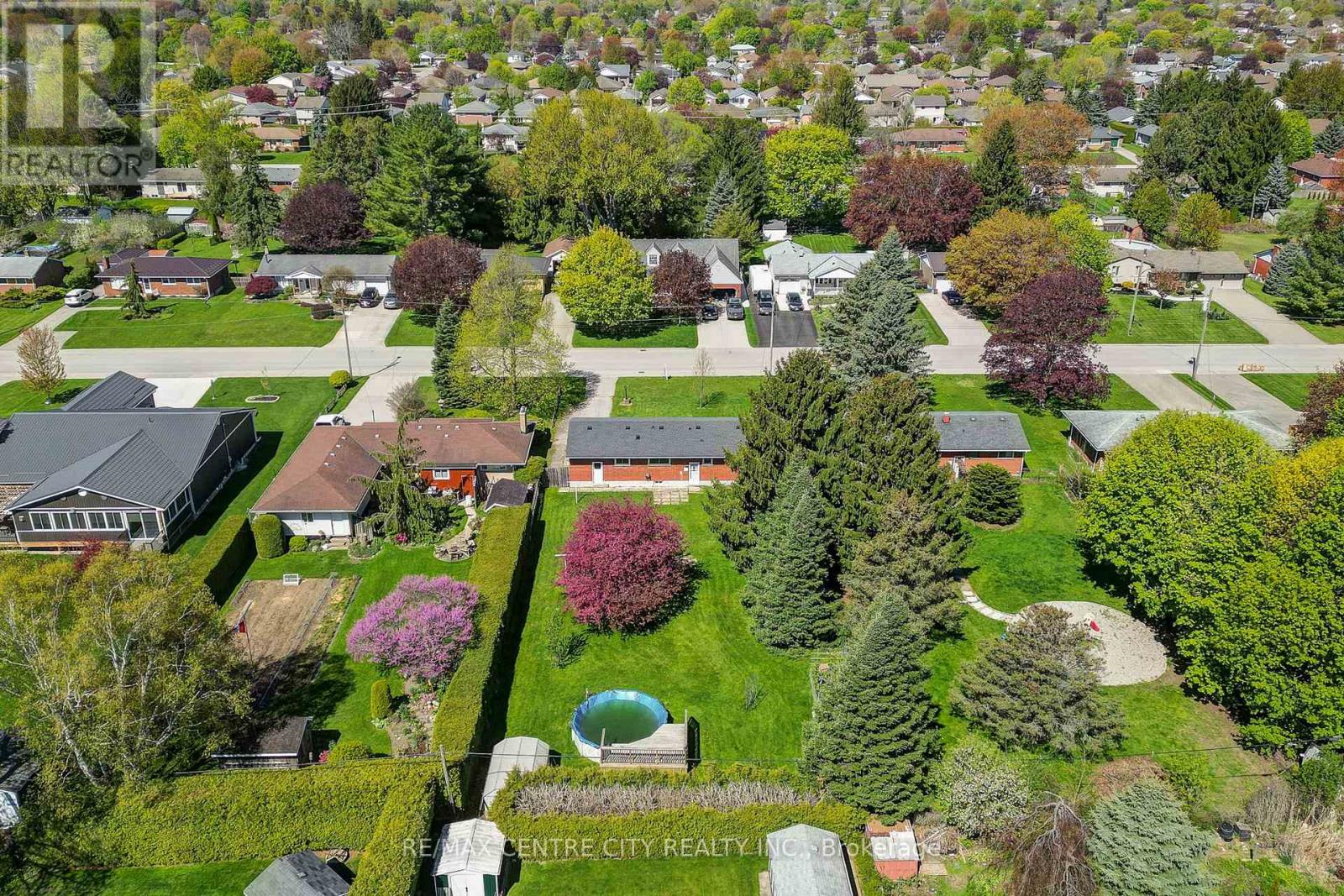 68 Bailey Avenue, Central Elgin, Ontario  N5R 5A1 - Photo 12 - X13130736