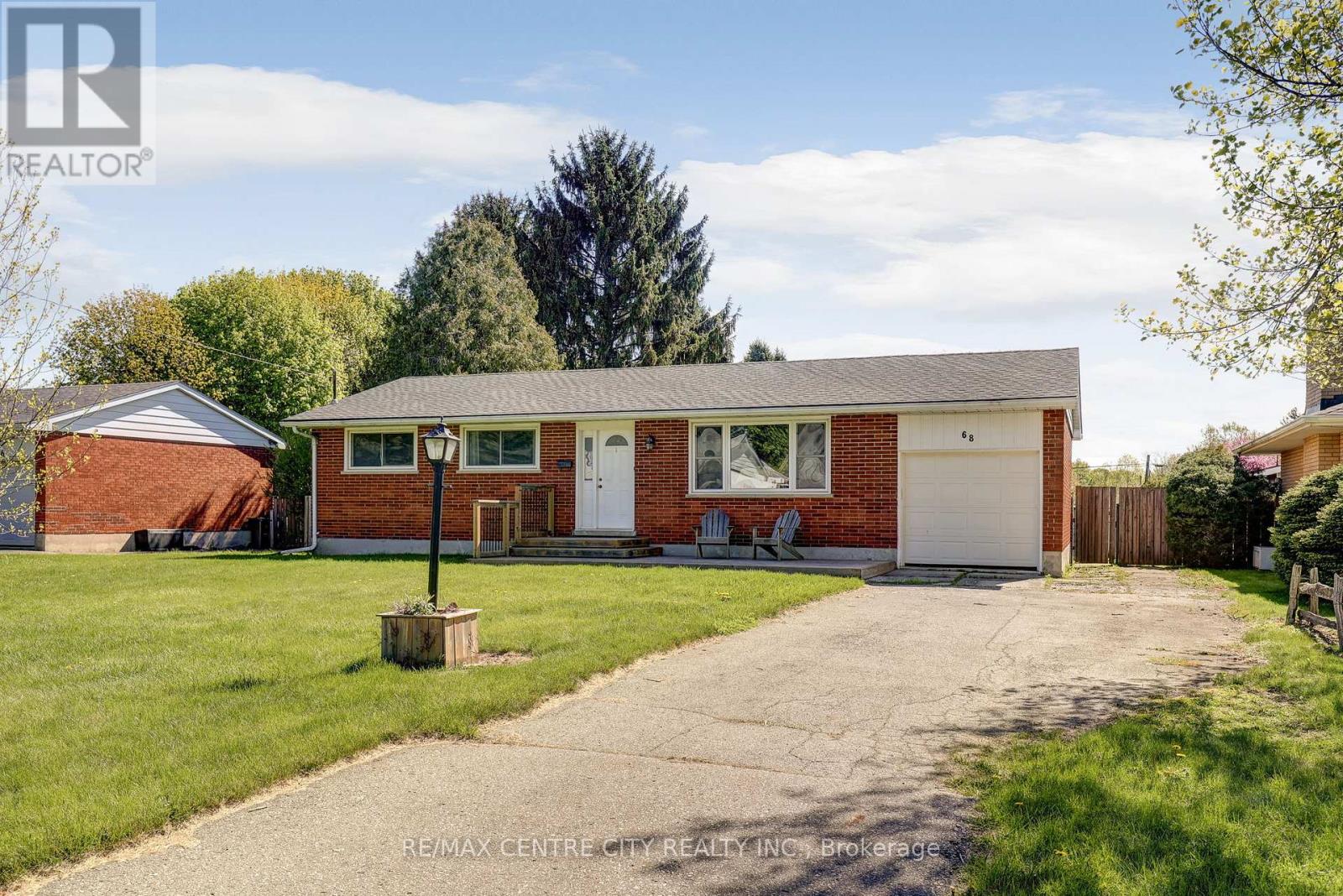 68 Bailey Avenue, Central Elgin, Ontario  N5R 5A1 - Photo 2 - X13130736