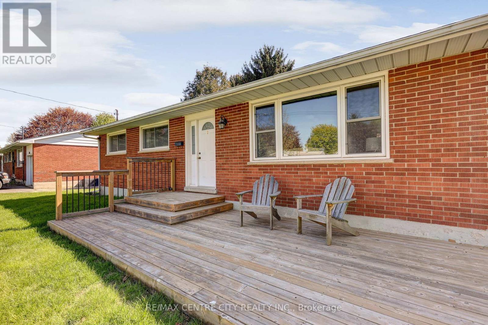 68 Bailey Avenue, Central Elgin, Ontario  N5R 5A1 - Photo 3 - X13130736