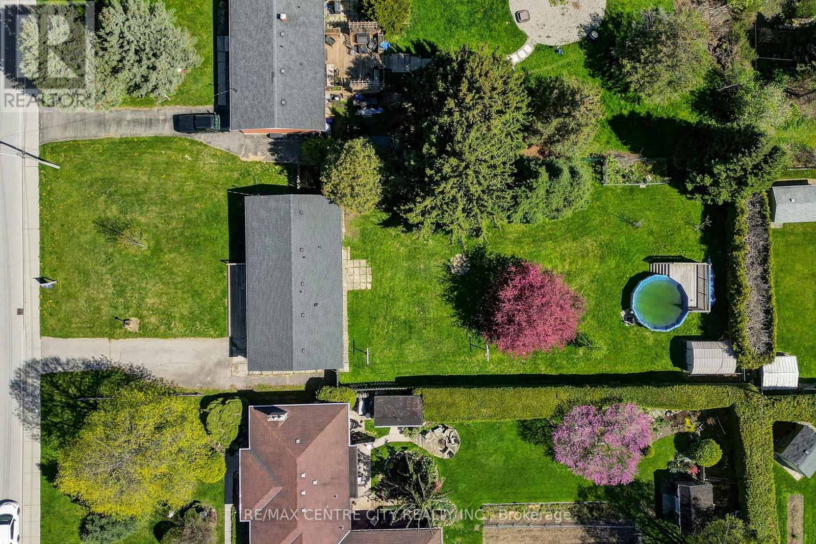 68 Bailey Avenue, Central Elgin, Ontario  N5R 5A1 - Photo 4 - X13130736