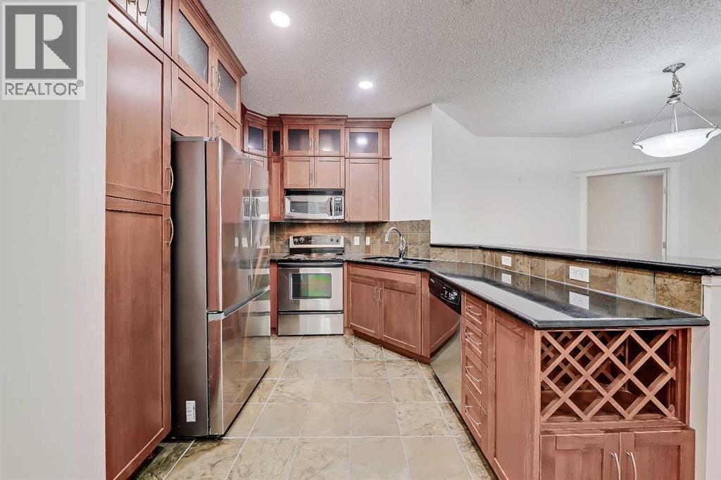 120, 20 Discovery Ridge Close SW, Calgary, Alberta  T3H 5X4 - Photo 5 - A2311052