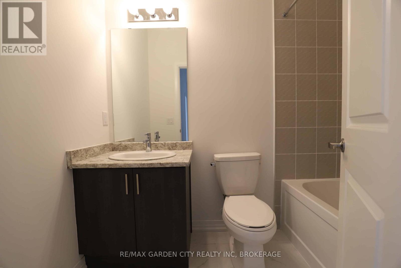 12 Sidney Rose Common, St. Catharines, Ontario  L2T 0B3 - Photo 7 - X13130742