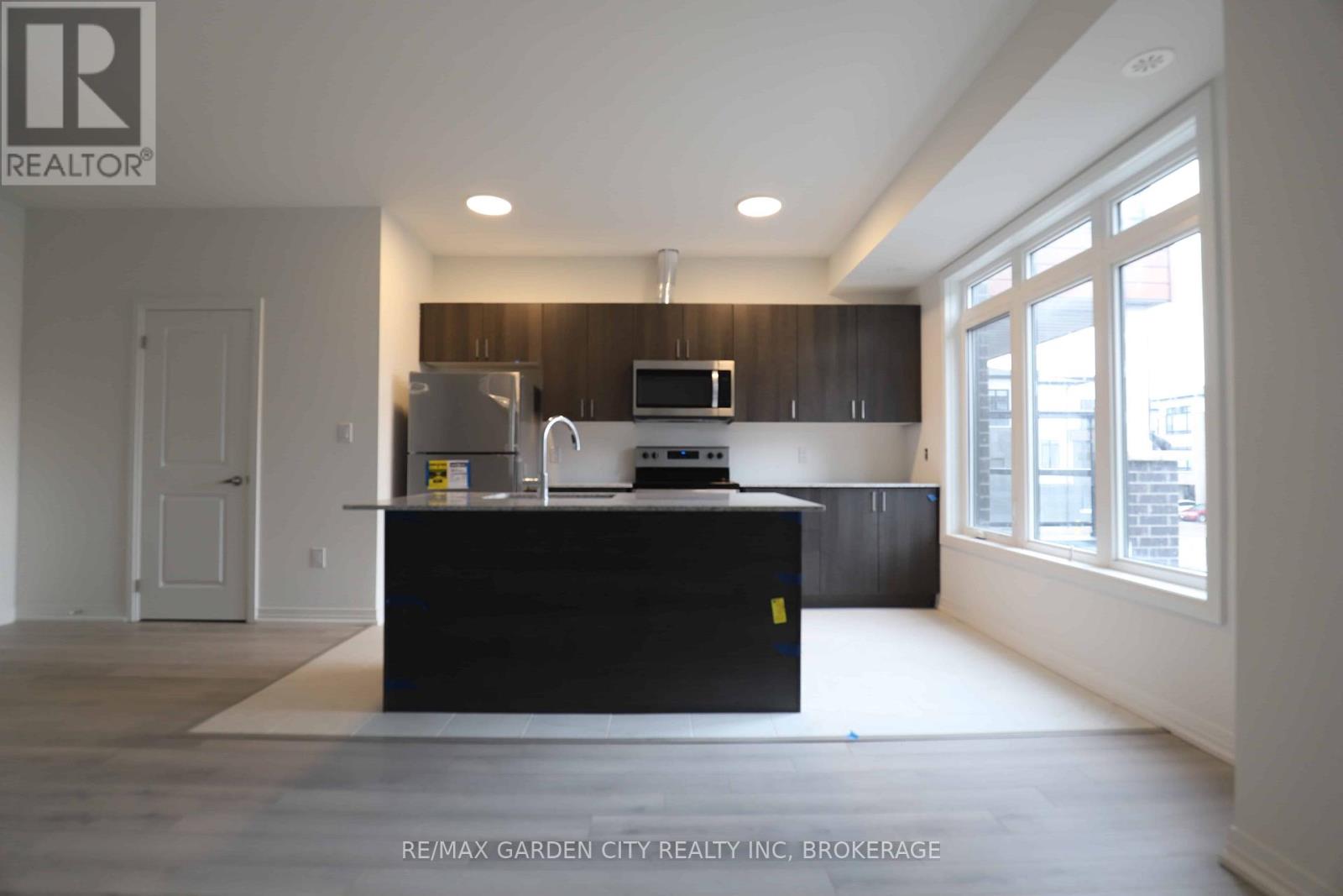 12 Sidney Rose Common, St. Catharines, Ontario  L2T 0B3 - Photo 9 - X13130742