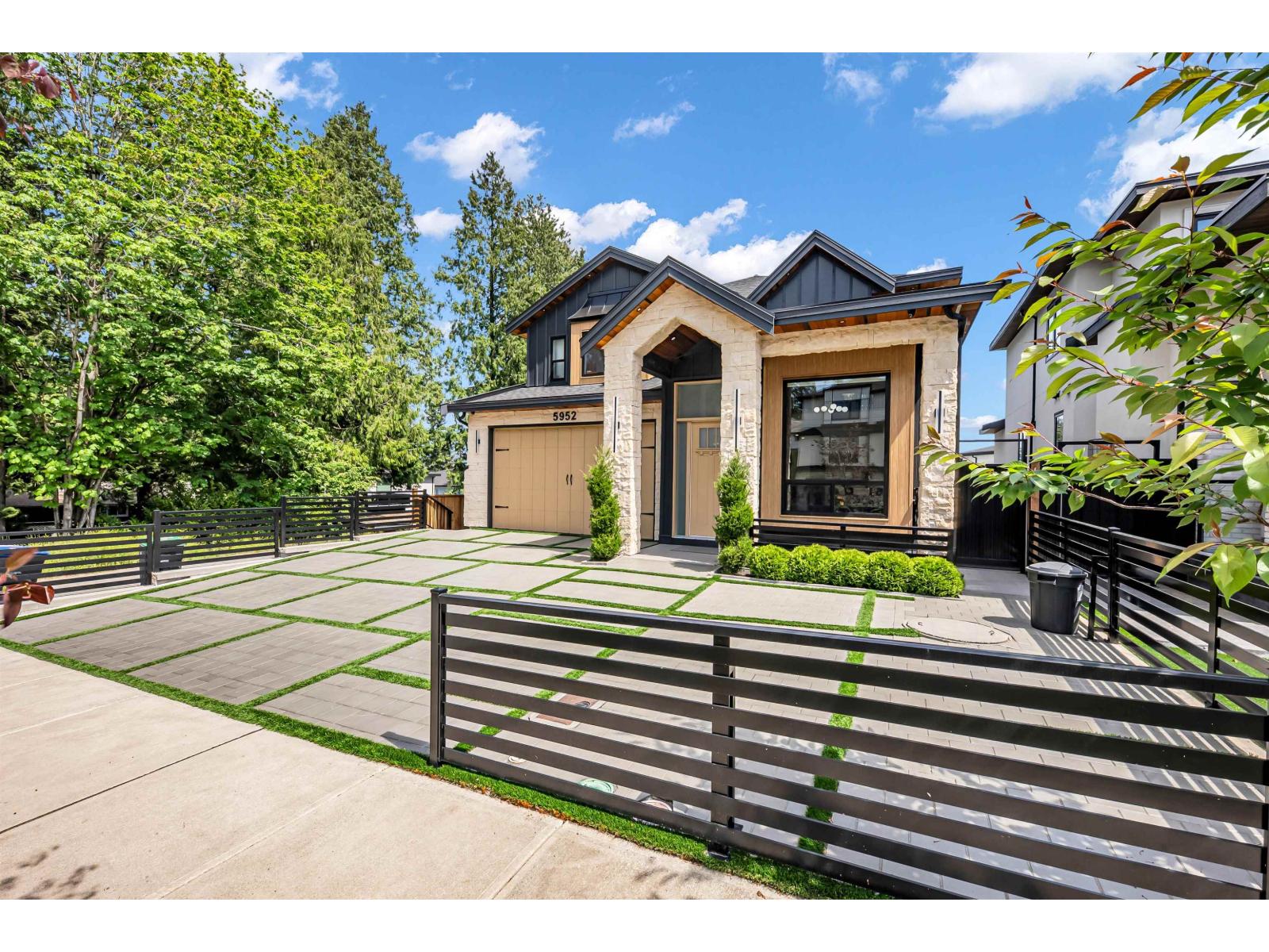 5952 136a Street, Surrey, British Columbia  V3X 3K8 - Photo 2 - R3123646