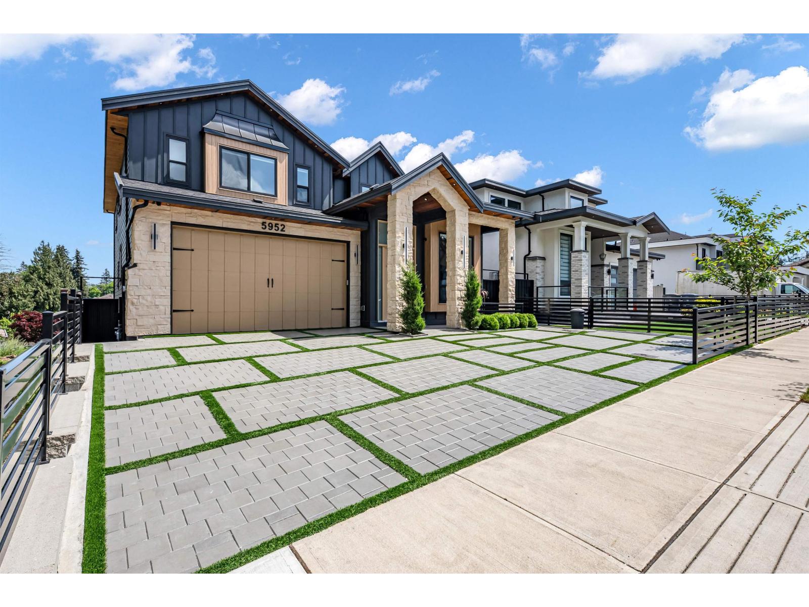 5952 136a Street, Surrey, British Columbia  V3X 3K8 - Photo 5 - R3123646
