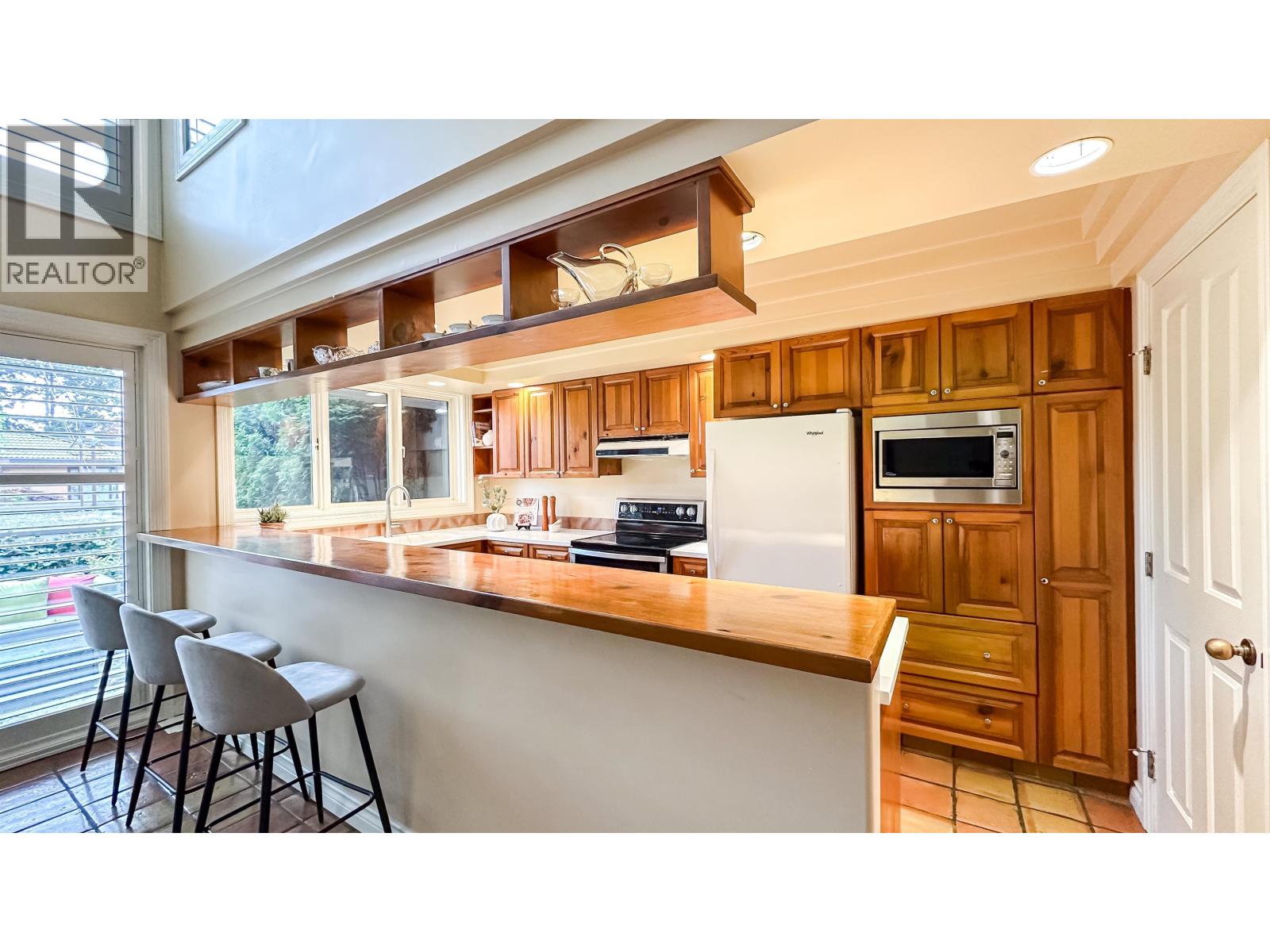 1737 W 16th Avenue, Vancouver, British Columbia  V6J 2L9 - Photo 9 - R3117521