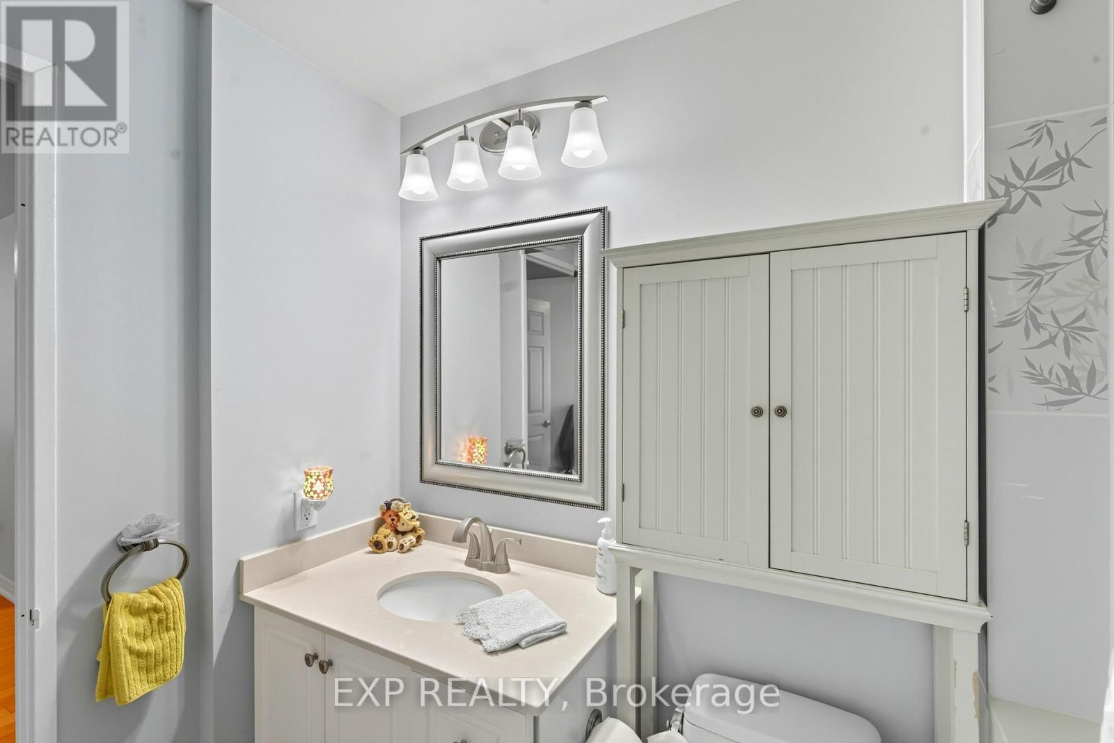 111 - 14924 Yonge Street, Aurora, Ontario  L4G 6H7 - Photo 11 - N13130754