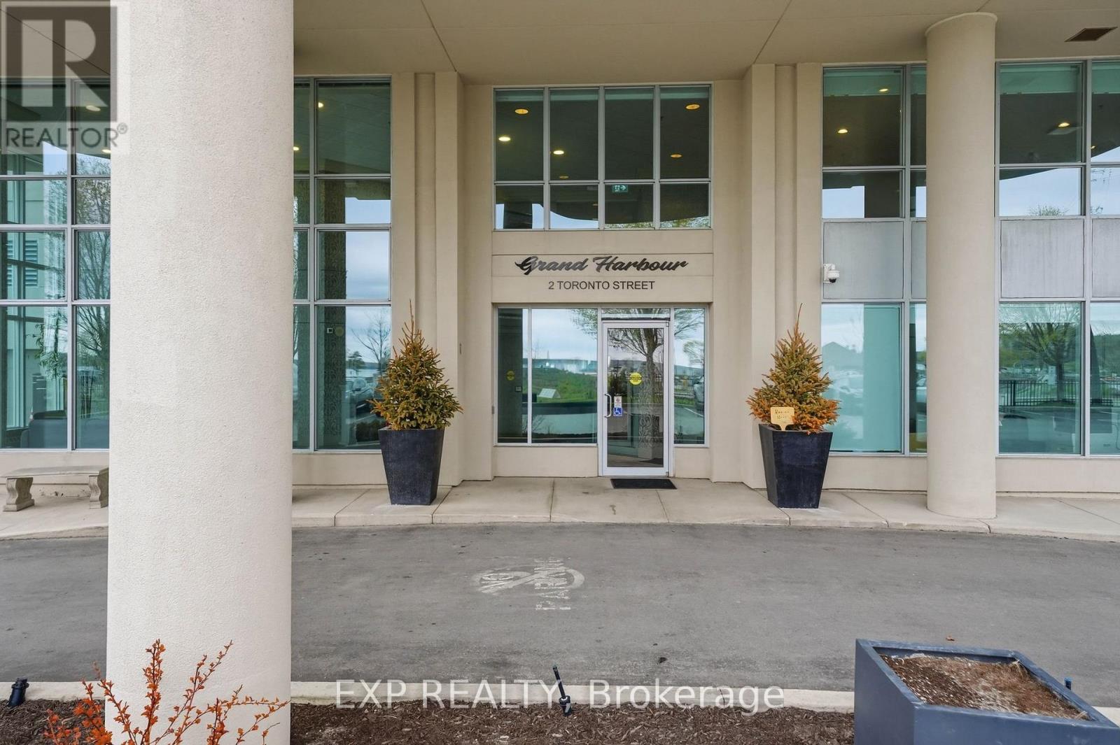 905 - 2 Toronto Street, Barrie (City Centre), Ontario L4N 9R2 - Photo 2 - S13130766