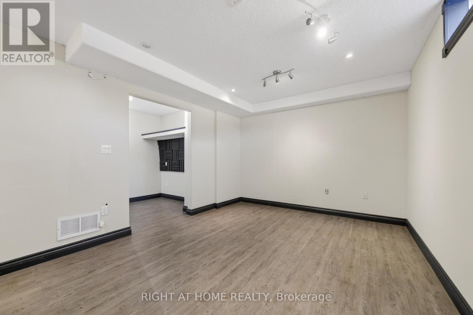 61 Seline Crescent, Barrie (Painswick South), Ontario  L4N 5V6 - Photo 26 - S13130784