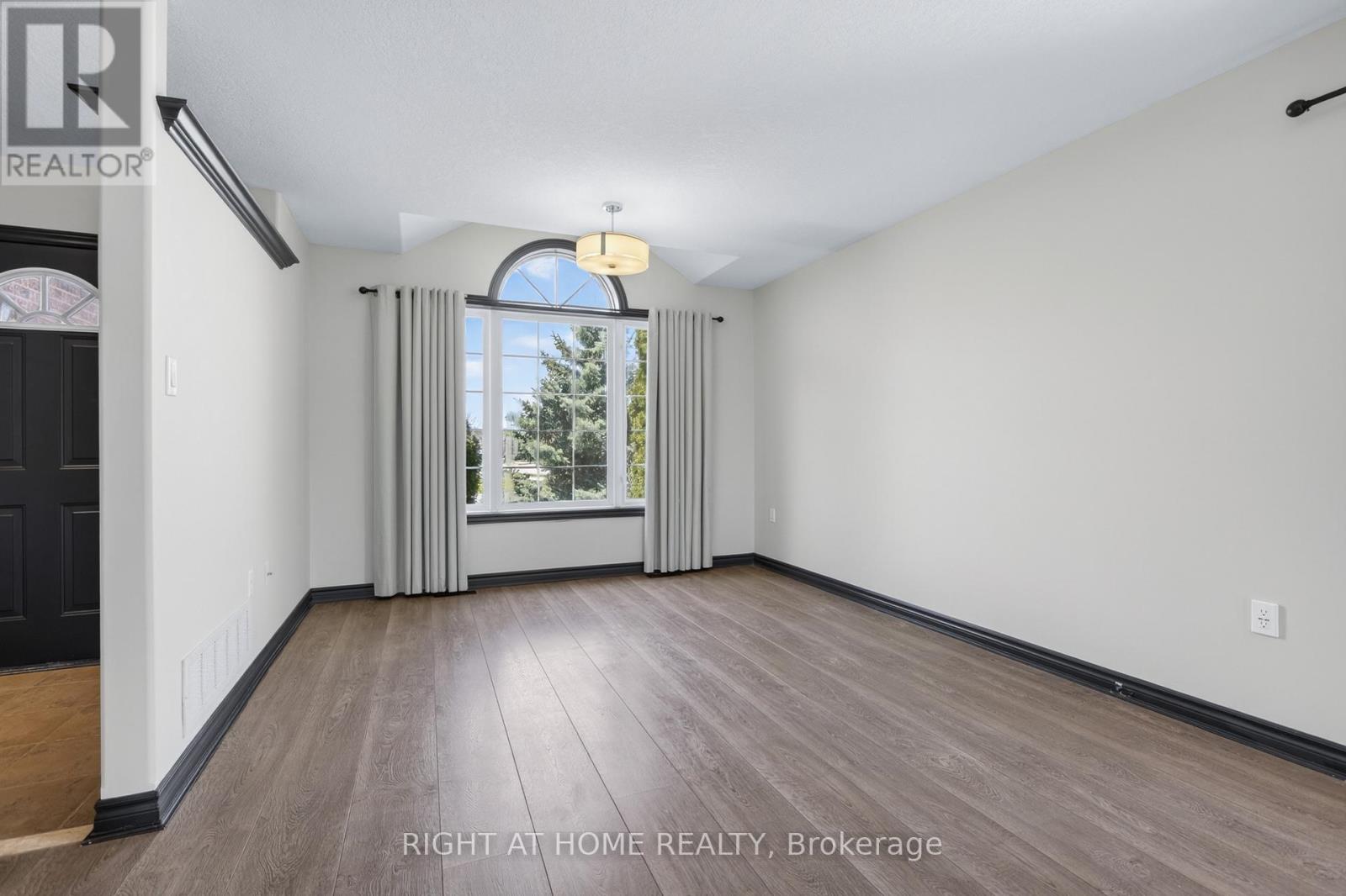 61 Seline Crescent, Barrie (Painswick South), Ontario  L4N 5V6 - Photo 6 - S13130784