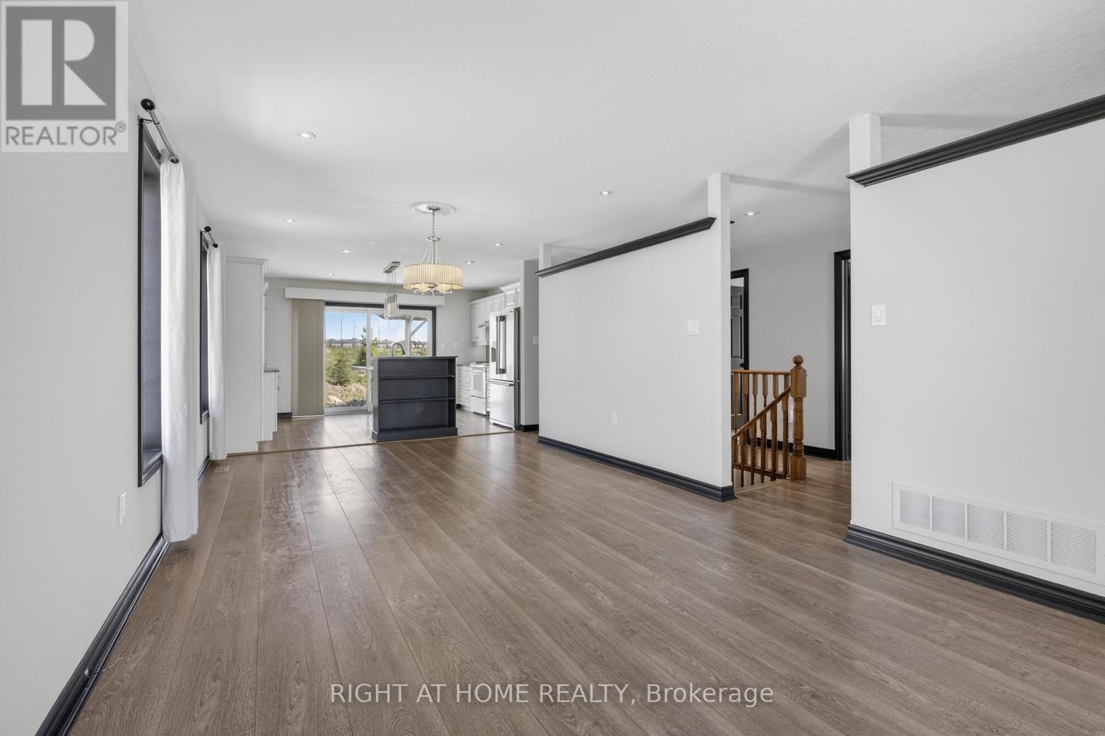 61 Seline Crescent, Barrie (Painswick South), Ontario  L4N 5V6 - Photo 8 - S13130784
