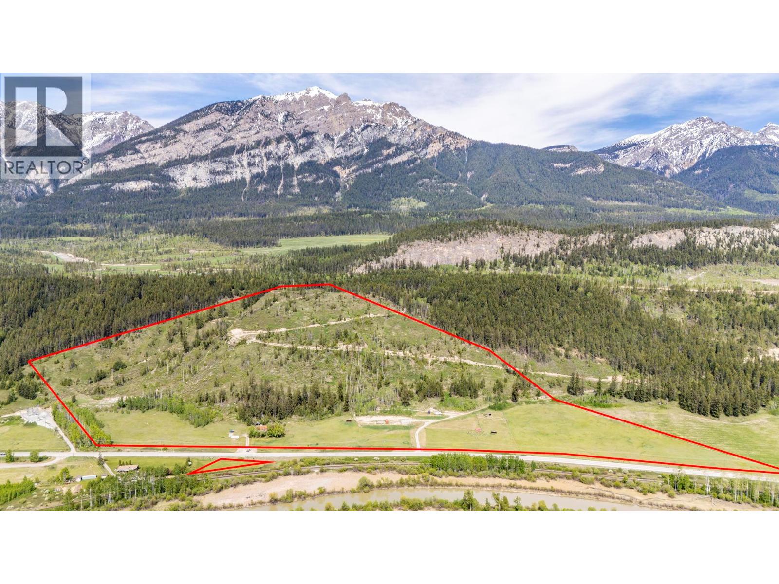 3657 95 Highway, Parson, British Columbia  V0A 1H4 - Photo 3 - 10387446