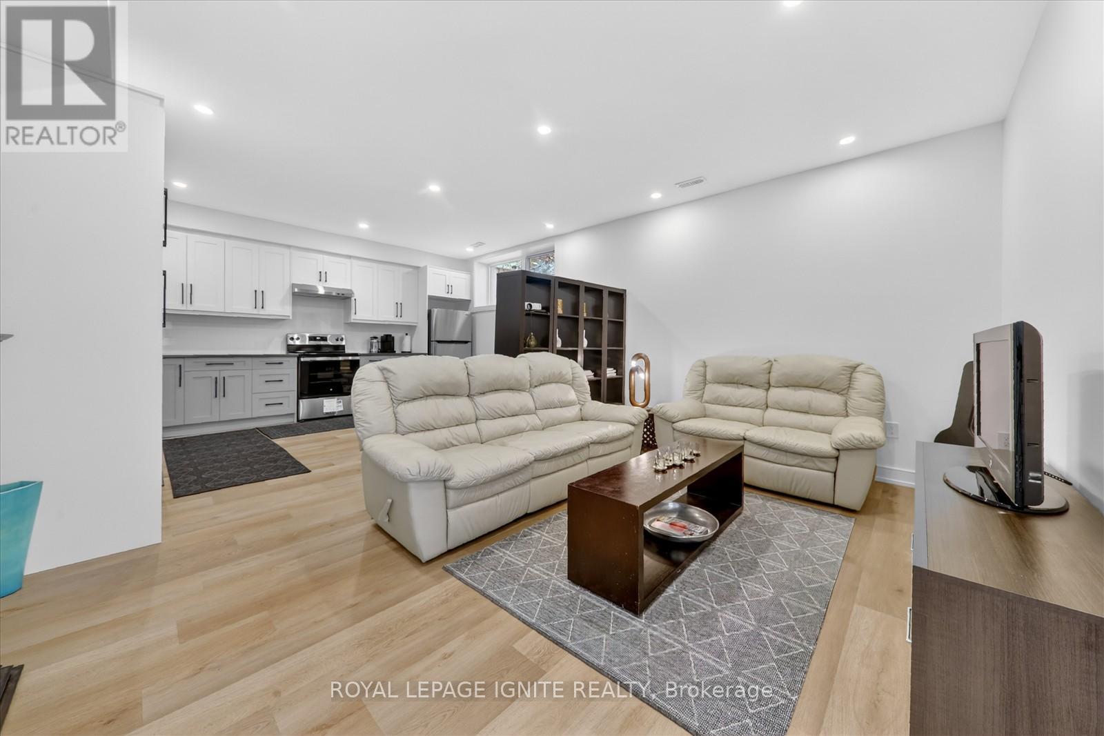 958 Mink Street, Pickering, Ontario  L1W 2G5 - Photo 41 - E13122486