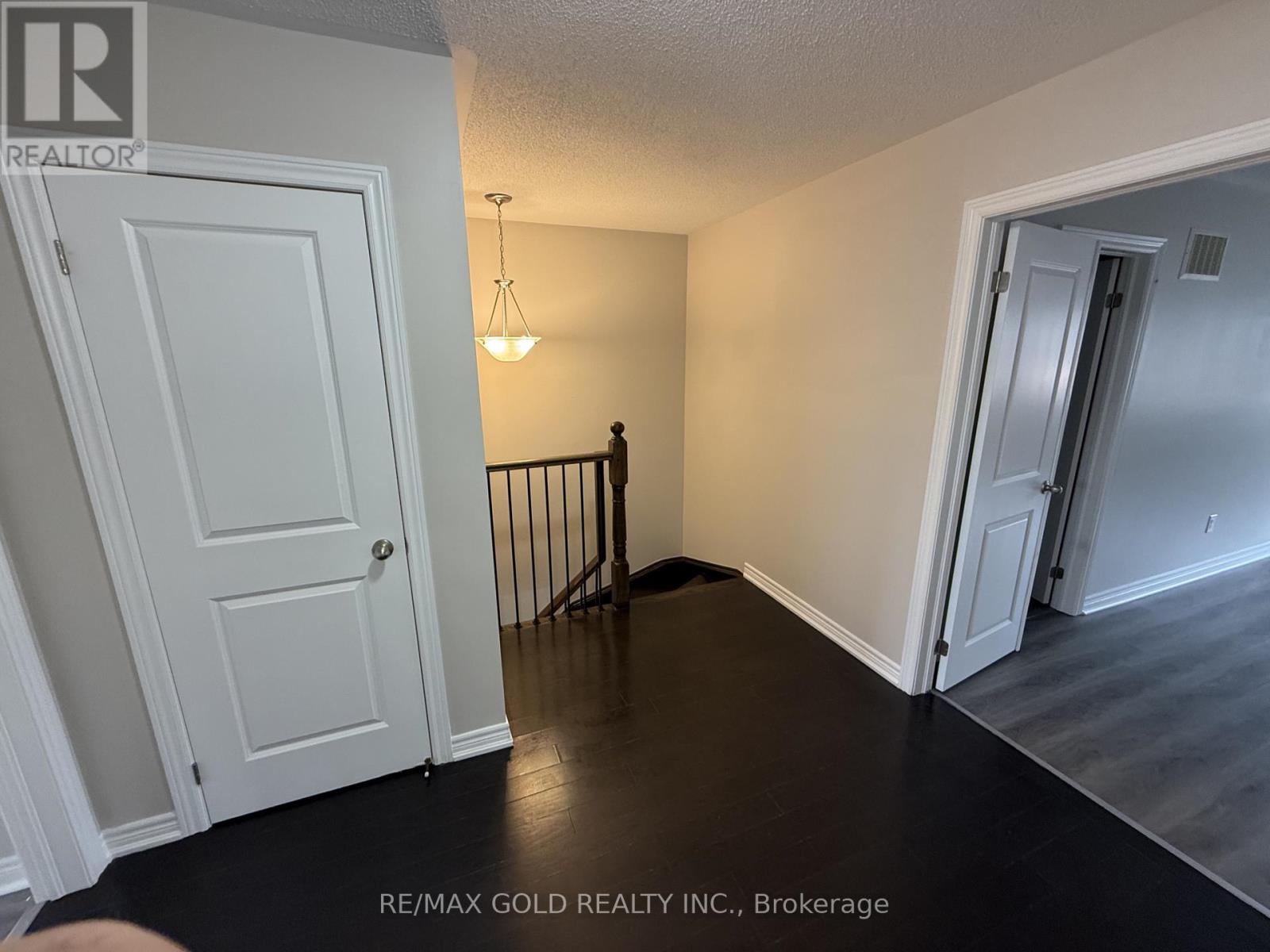 6 Pearman Crescent, Brampton (Northwest Brampton), Ontario  L7A 4Y9 - Photo 10 - W13130770