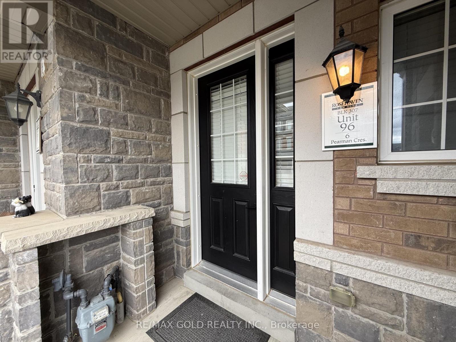 6 Pearman Crescent, Brampton (Northwest Brampton), Ontario  L7A 4Y9 - Photo 2 - W13130770