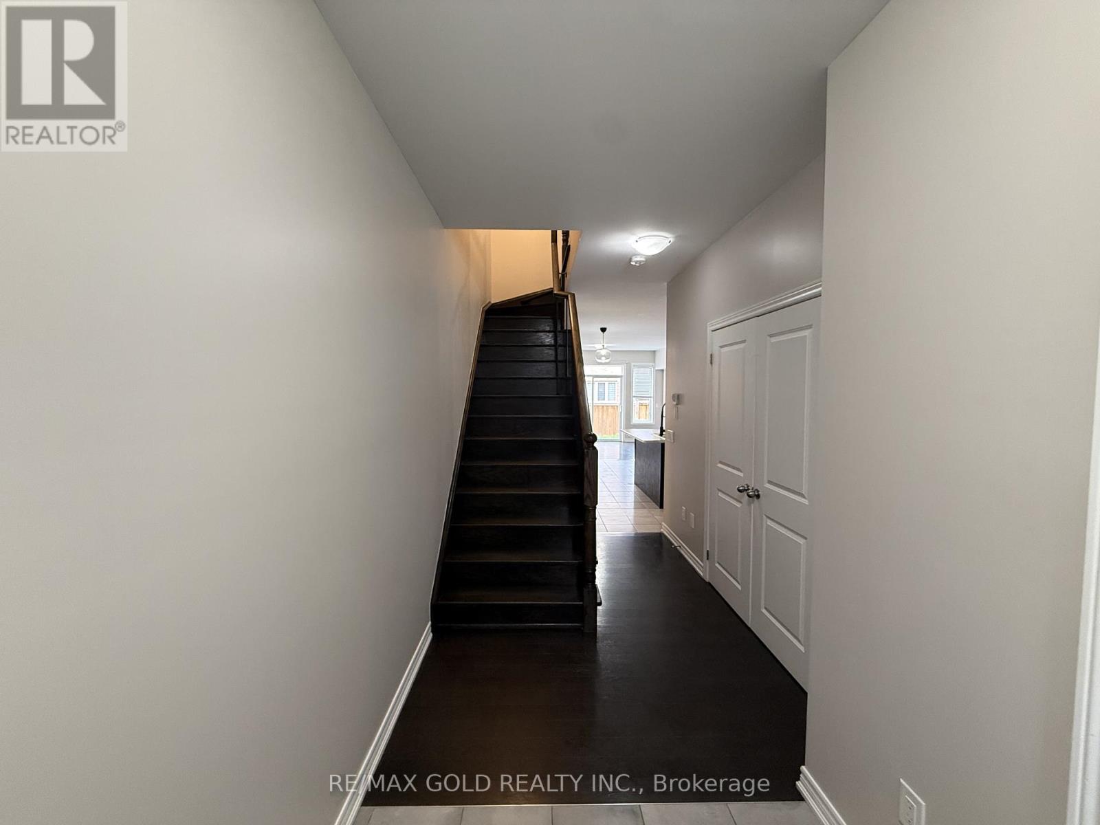 6 Pearman Crescent, Brampton (Northwest Brampton), Ontario  L7A 4Y9 - Photo 4 - W13130770