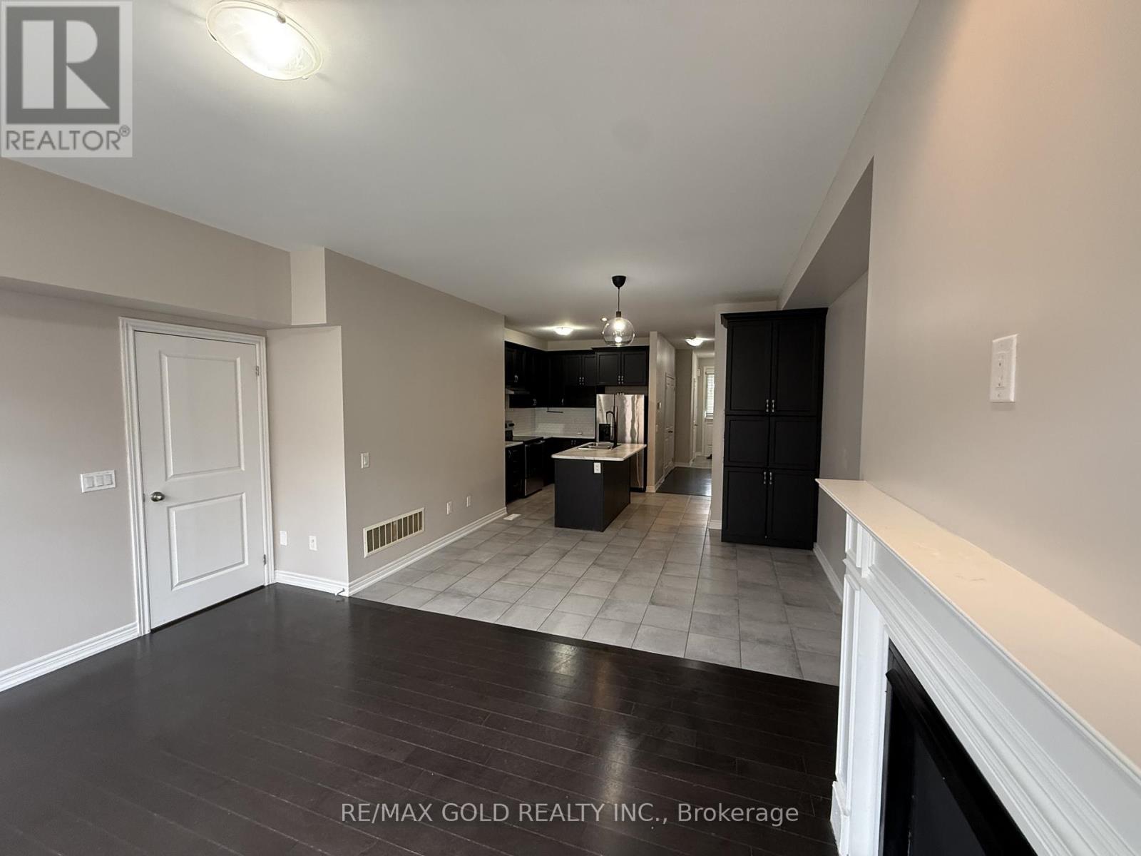 6 Pearman Crescent, Brampton (Northwest Brampton), Ontario  L7A 4Y9 - Photo 8 - W13130770