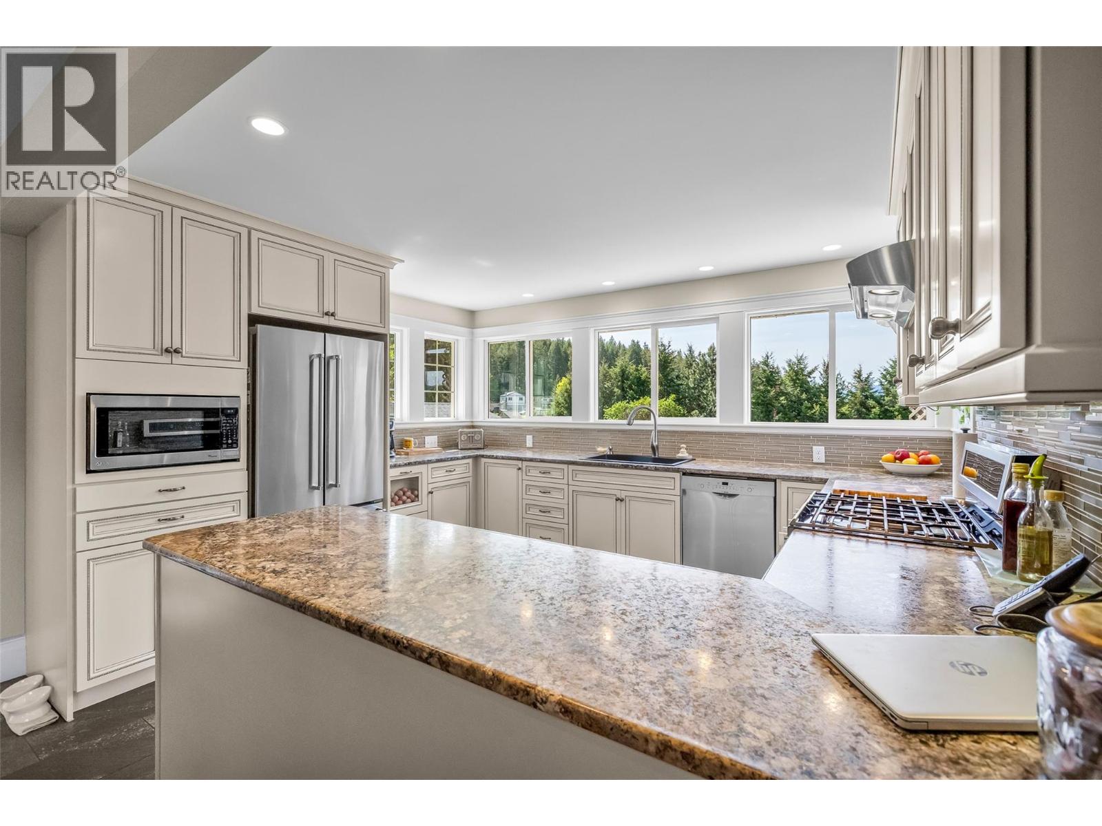 3609 Masuch Road, Creston, British Columbia V0B 1G1 - Photo 9 - 10387415