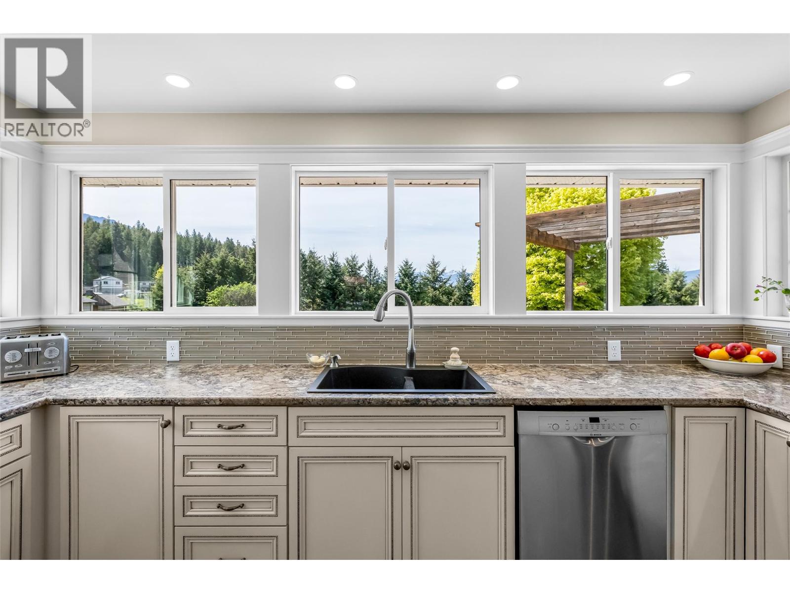 3609 Masuch Road, Creston, British Columbia V0B 1G1 - Photo 12 - 10387415