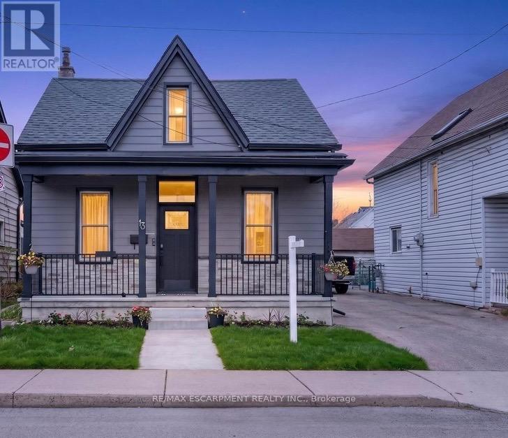 13 Richmond Street, Hamilton, Ontario  L8P 4J3 - Photo 1 - X13130740