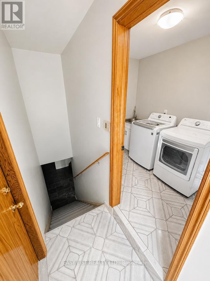 75 Courtland Avenue, Hamilton, Ontario  L9B 1X6 - Photo 16 - X13130790