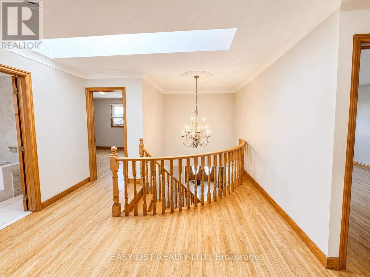 75 Courtland Avenue, Hamilton, Ontario  L9B 1X6 - Photo 18 - X13130790