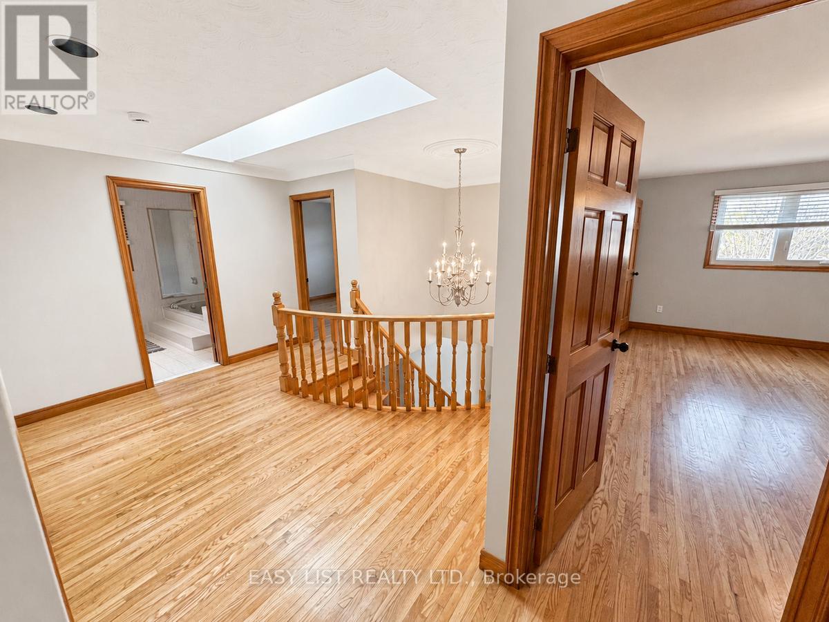 75 Courtland Avenue, Hamilton, Ontario  L9B 1X6 - Photo 23 - X13130790