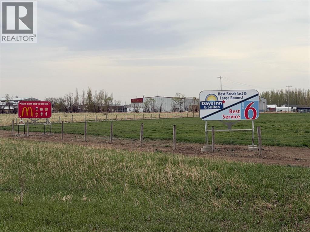 Near Trans Canada Hwy 1 Acres, Rural Newell, Alberta  T1R 1C3 - Photo 6 - A2311089