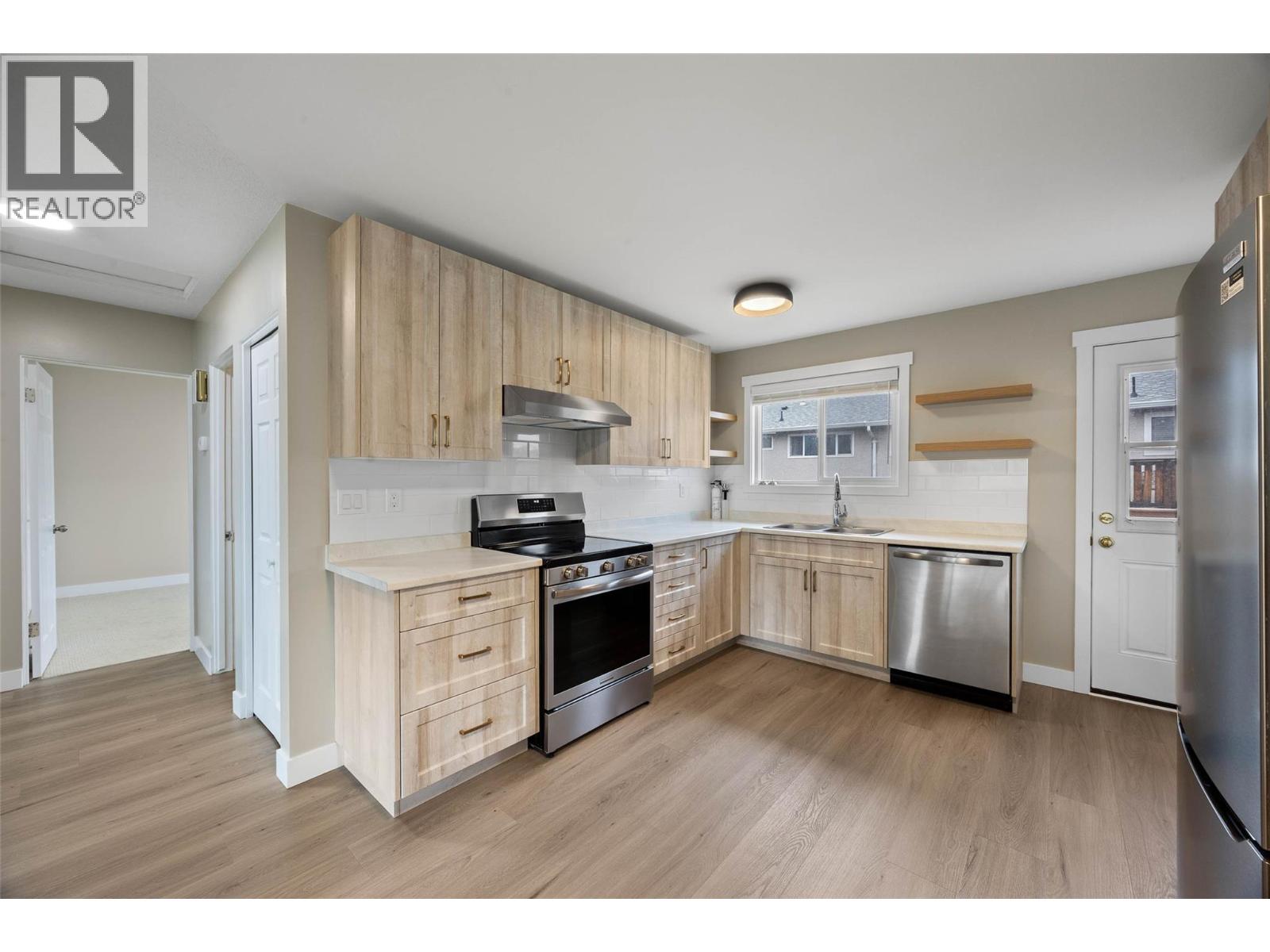 800 Valhalla Drive Unit# 17, Kamloops, British Columbia  V2B 1R8 - Photo 3 - 10387531