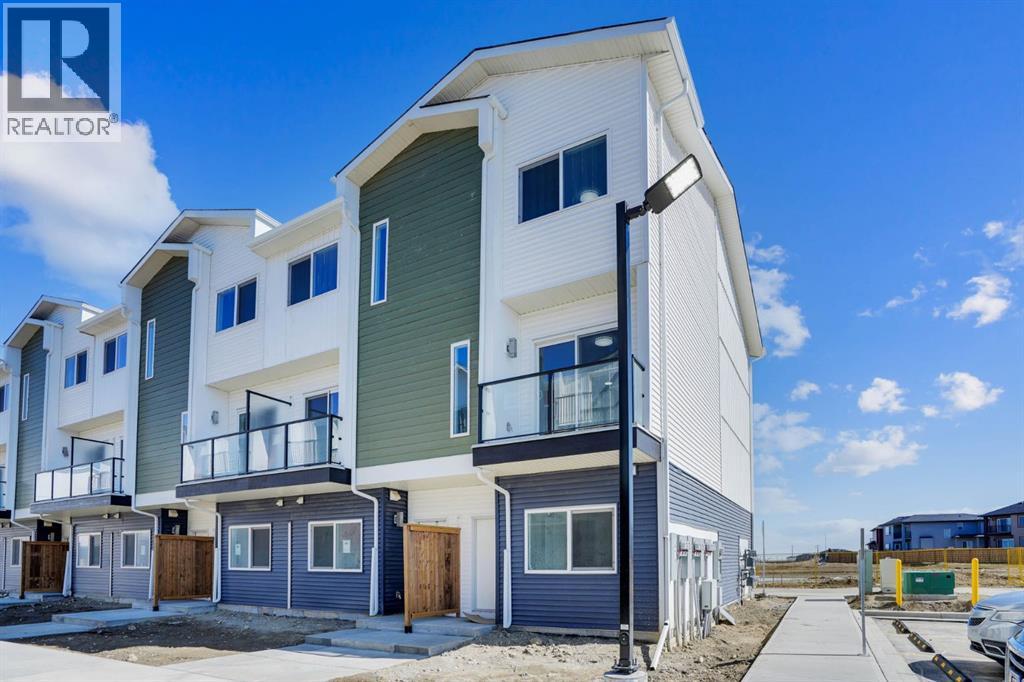 304 Red Sky Villas NE, Calgary, Alberta
