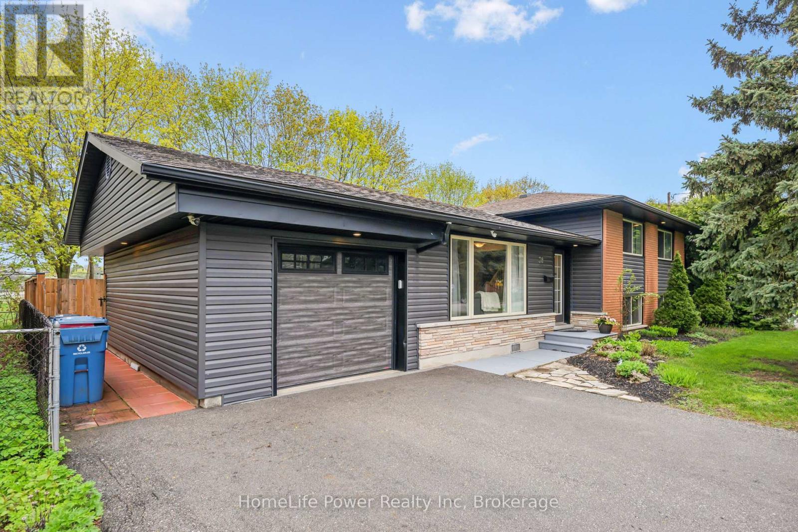 38 Balmoral Drive, Guelph, Ontario  N1E 3N6 - Photo 2 - X13130894